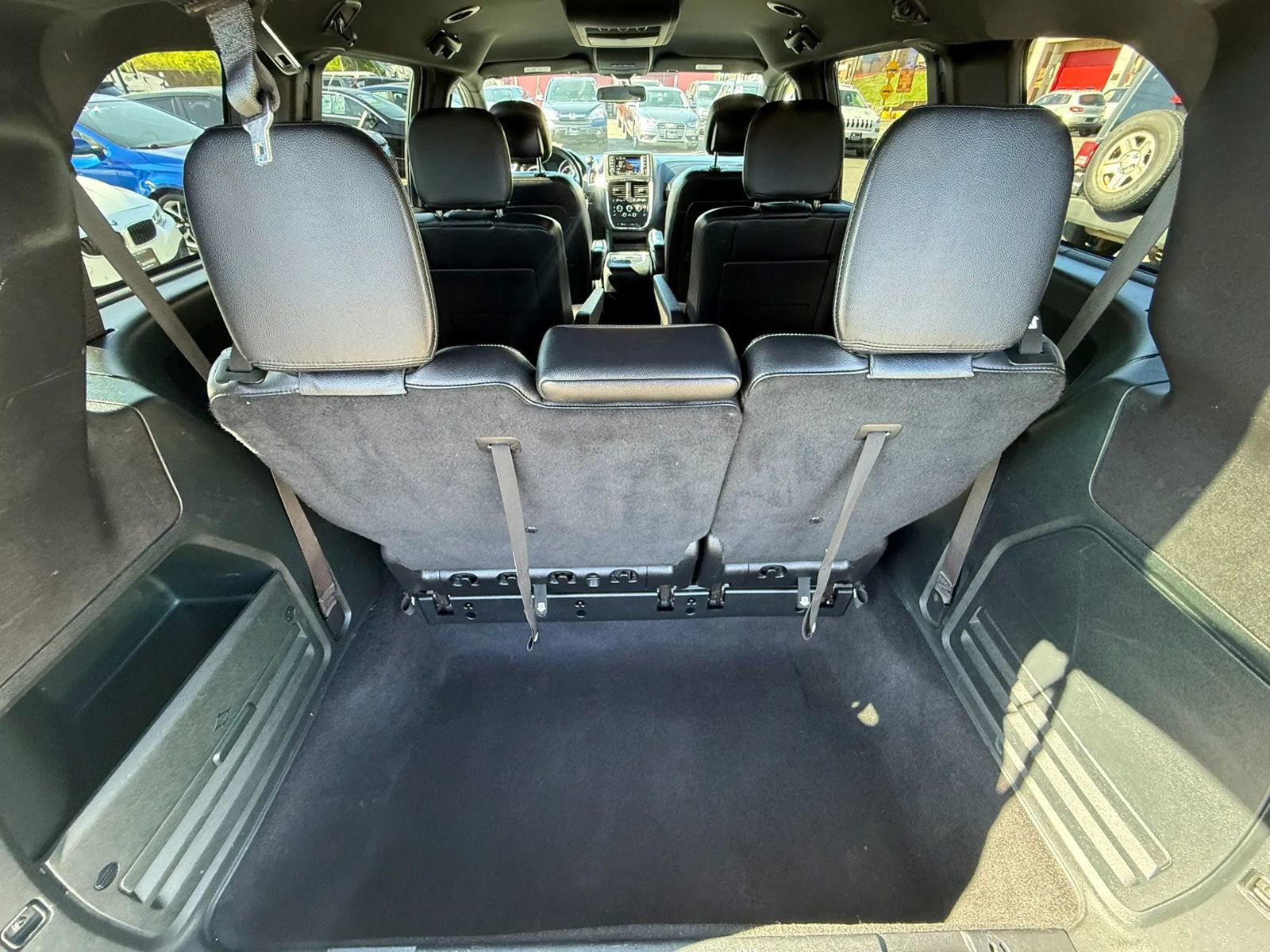 Used 2015 Dodge Grand Caravan SXT FWD image 11