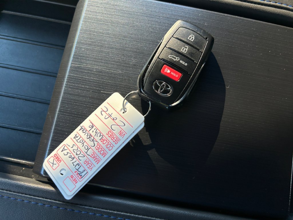 Used 2025 Toyota Sequoia Platinum AWD/4WD image 32