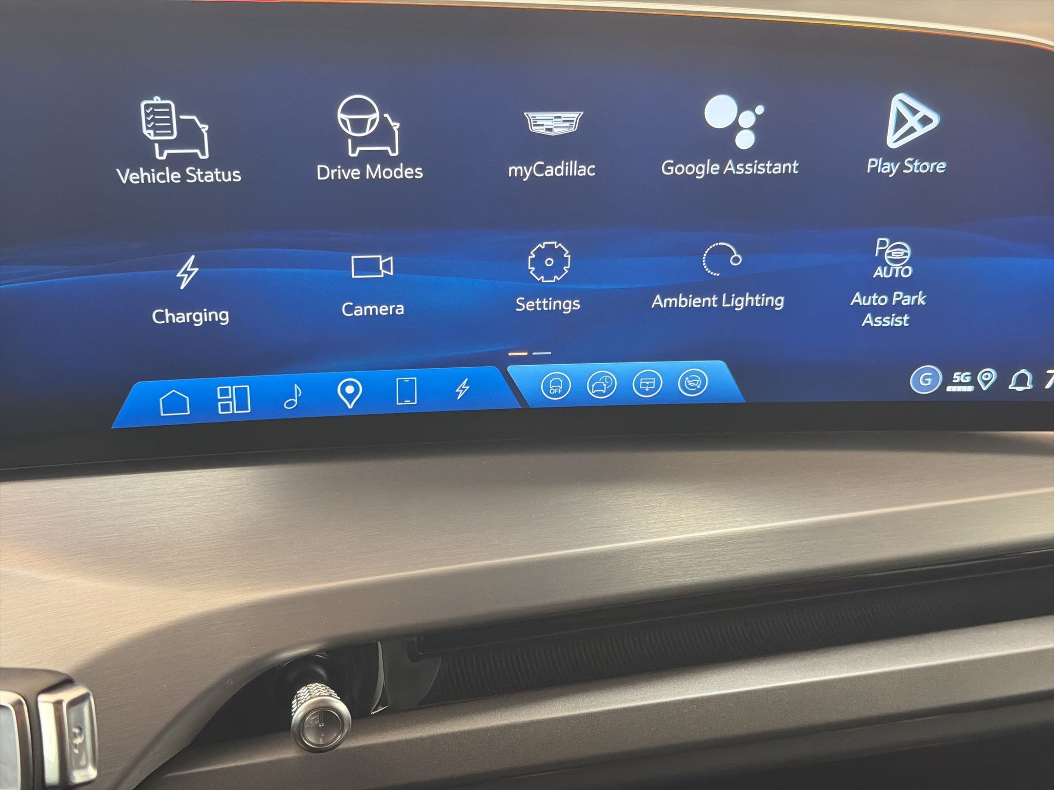 New 2026 Cadillac Vistiq Luxury AWD/4WD image 20