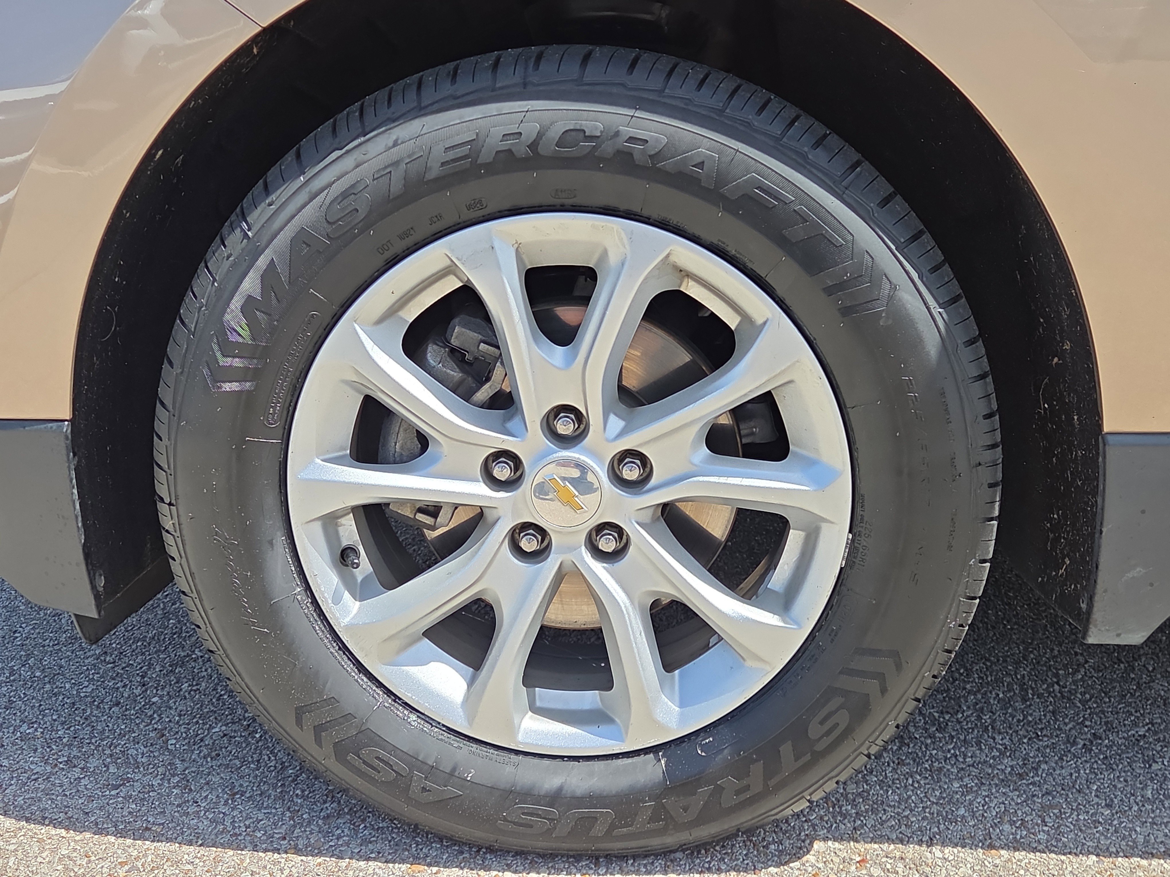 Used 2018 Chevrolet Equinox LT image 9