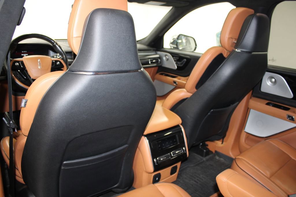 Used 2022 Lincoln Aviator Black Label w/ Class IV Trailer Tow Package image 28