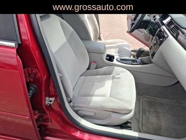 Used 2015 Chevrolet Impala LT w/ LT Sunroof Package FWD image 26