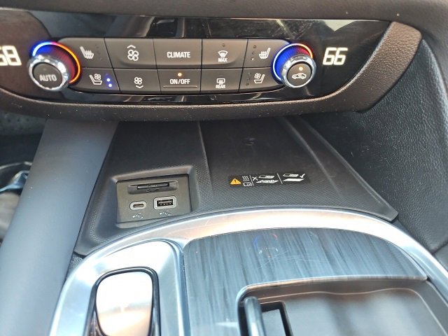 Used 2024 Buick Enclave Premium image 19