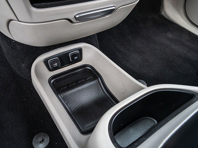 Used 2019 Chrysler Pacifica Limited FWD image 27