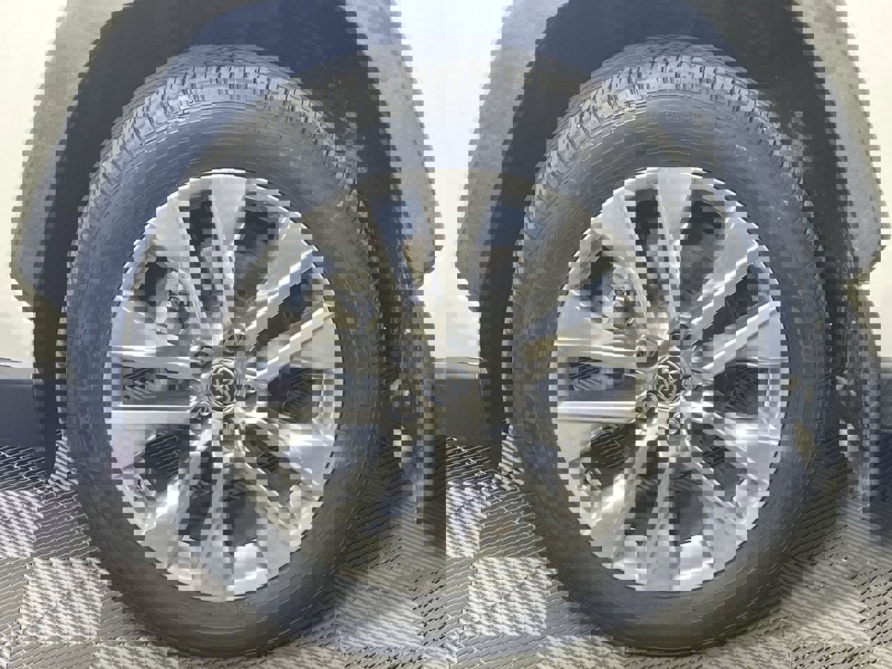 Used 2019 Toyota RAV4 XLE Premium w/ Cold Weather Package AWD/4WD image 10