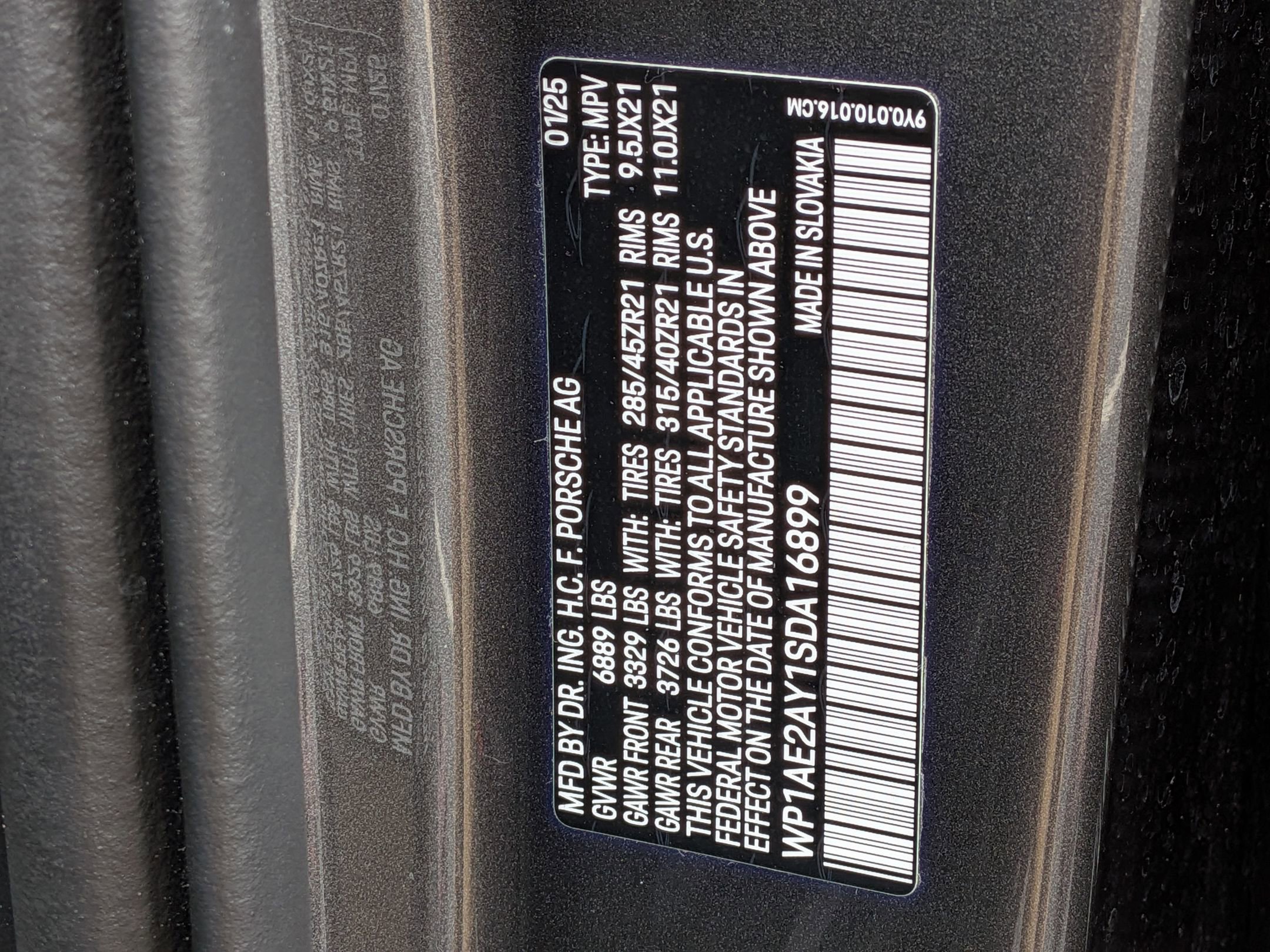 Certified 2025 Porsche Cayenne GTS AWD/4WD image 39