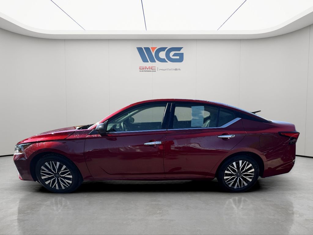 Used 2024 Nissan Altima 2.5 SV FWD image 7