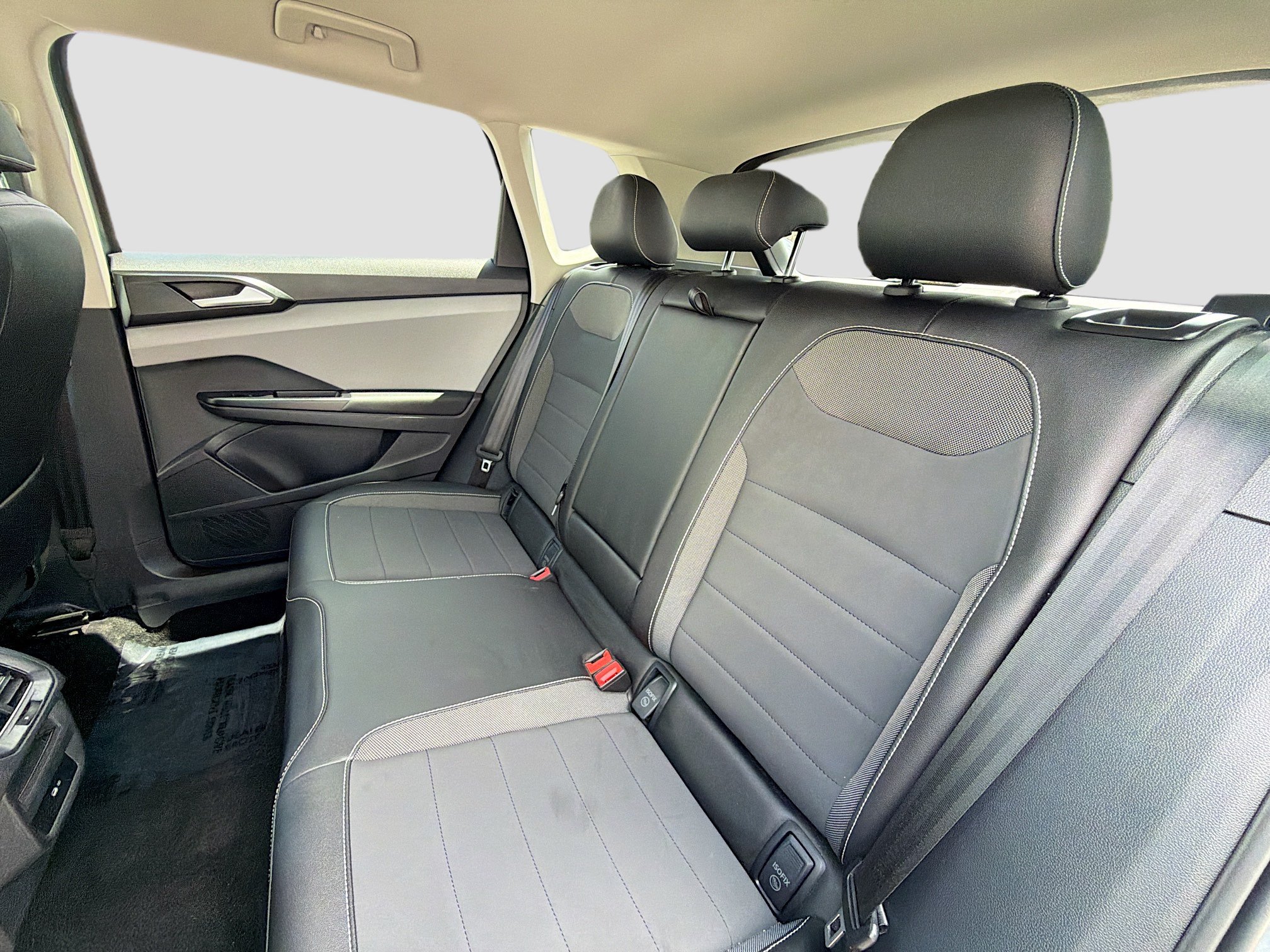 Used 2022 Volkswagen Taos SE FWD image 19