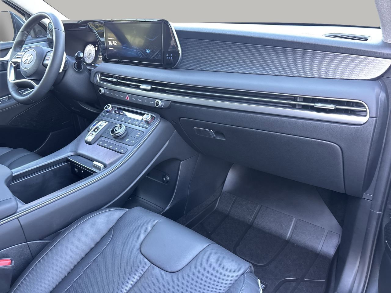 Used 2023 Hyundai Palisade Limited w/ Cargo Package image 6