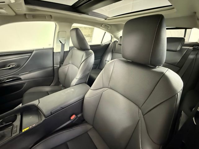 New 2025 Lexus ES 350 w/ Premium Package image 5