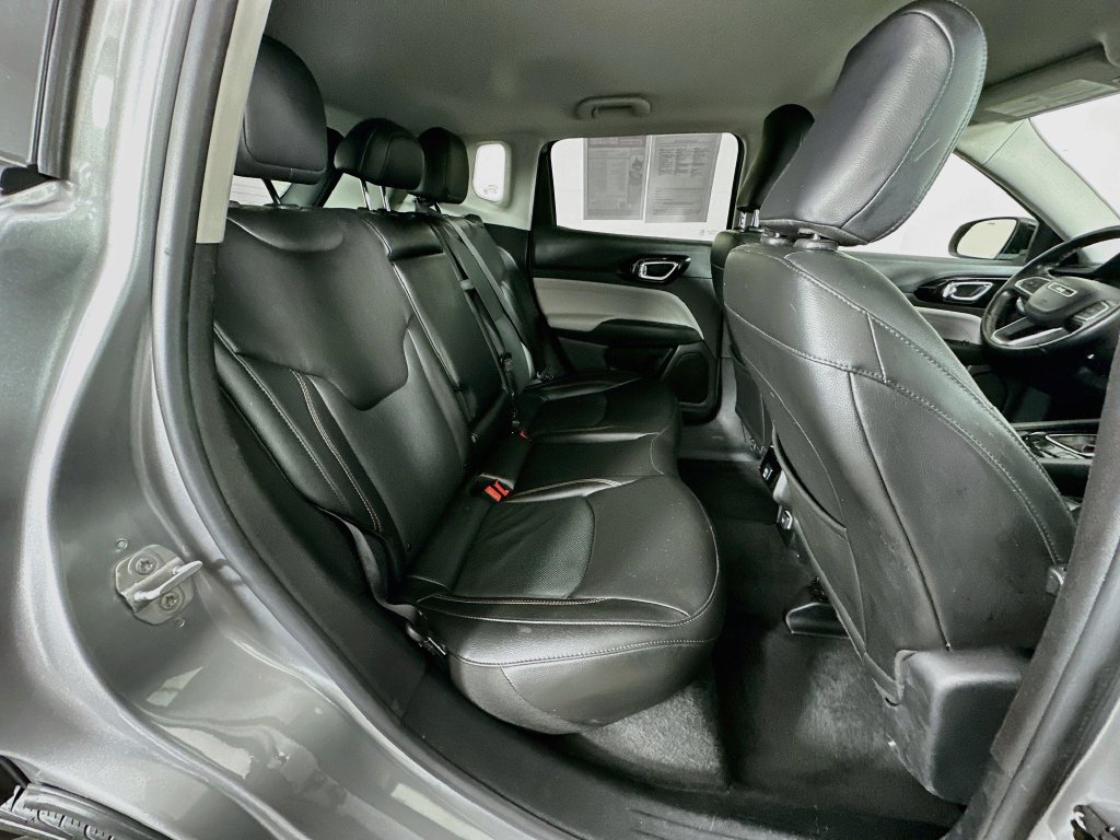 Certified 2022 Jeep Compass Limited AWD/4WD image 36