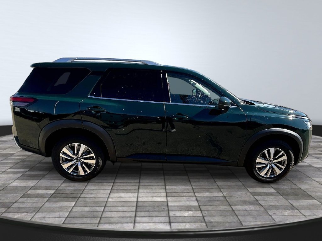 Used 2023 Nissan Pathfinder SL AWD/4WD image 8