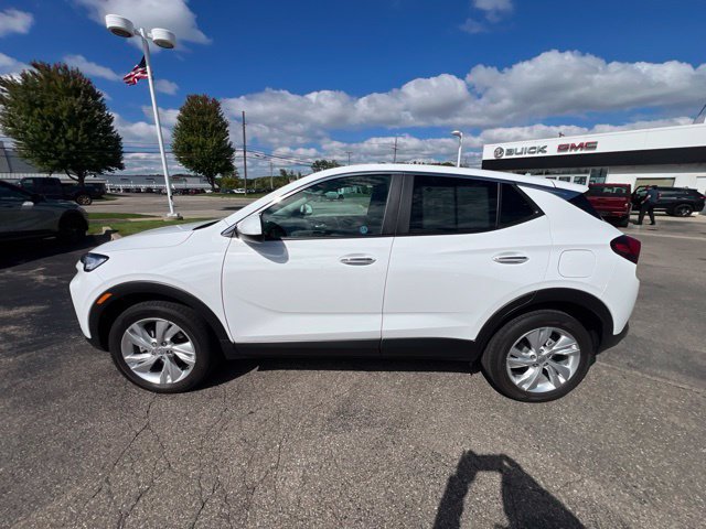 Used 2024 Buick Encore GX Preferred w/ Comfort Package AWD/4WD image 9