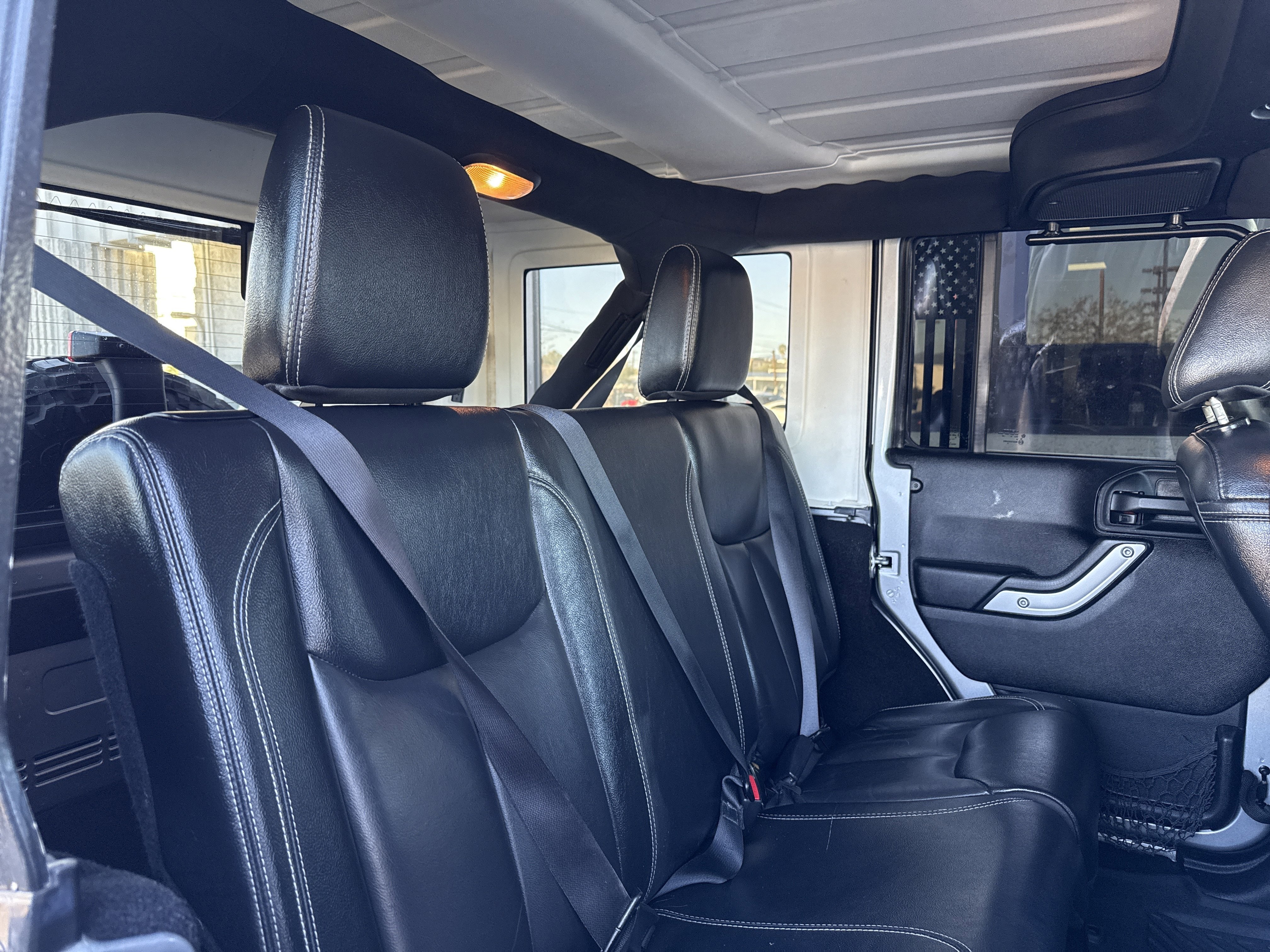 Used 2015 Jeep Wrangler Unlimited Rubicon w/ Connectivity Group image 46