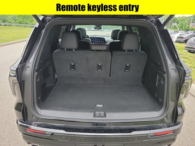 Used 2025 Chevrolet Traverse RS w/ LPO, Floor Liner Package AWD/4WD image 28
