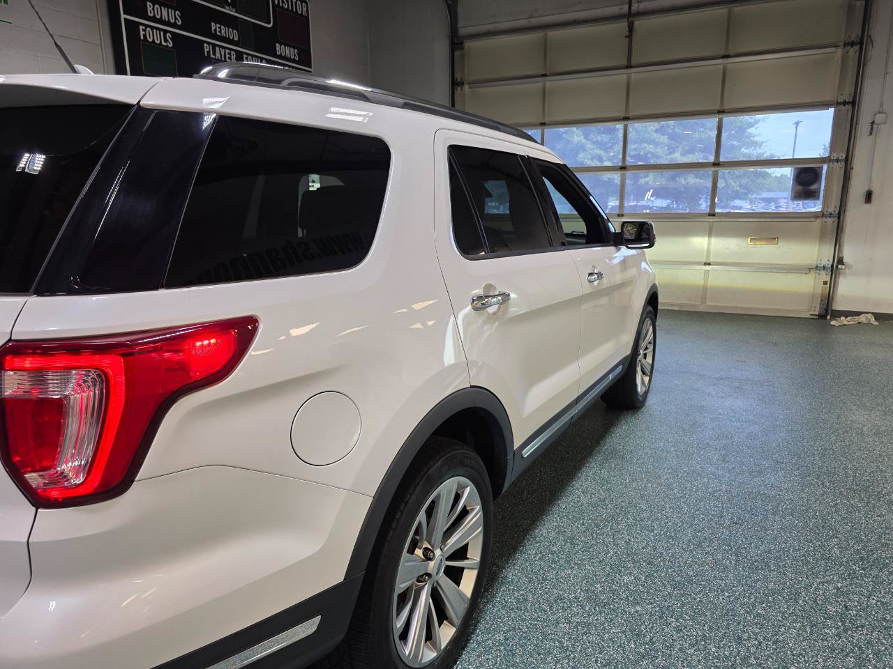 Used 2019 Ford Explorer Limited w/ Ford Safe & Smart Package AWD/4WD image 7