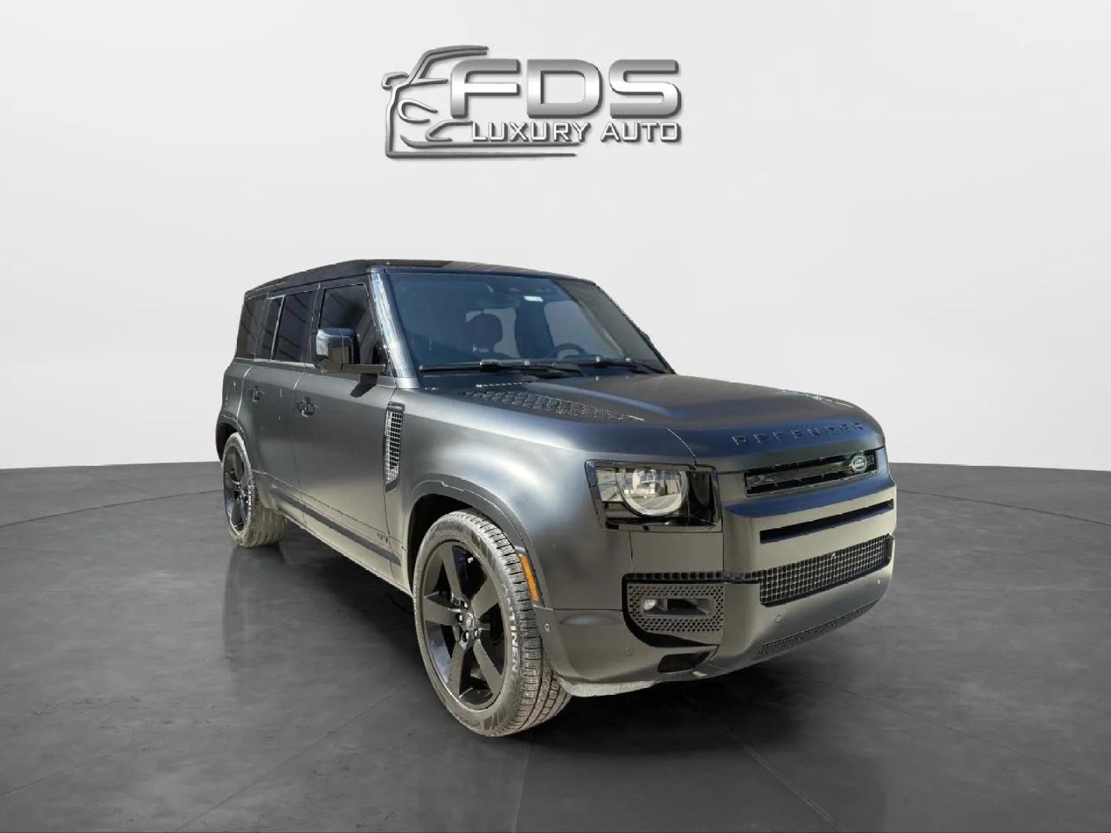 Used 2025 Land Rover Defender 110 V8 image 5
