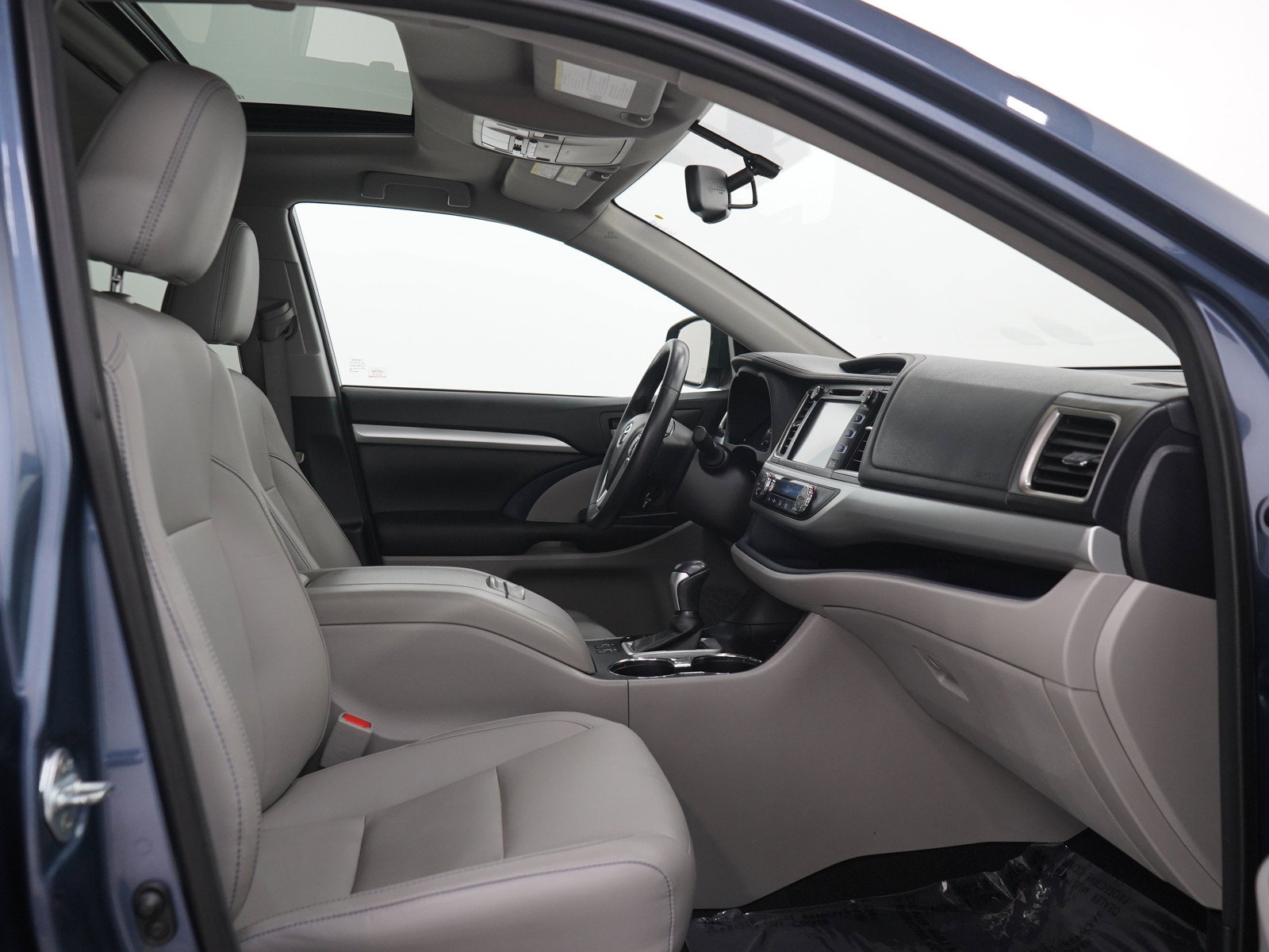 Used 2016 Toyota Highlander XLE AWD/4WD image 13
