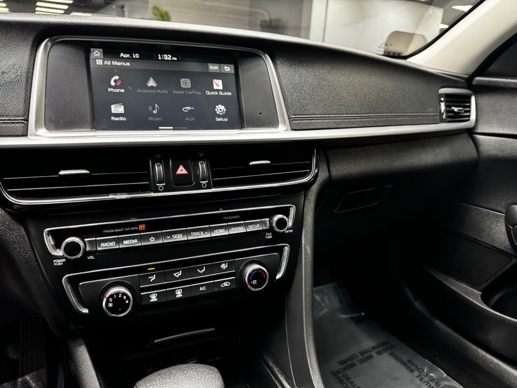 Used 2020 Kia Optima SE image 25