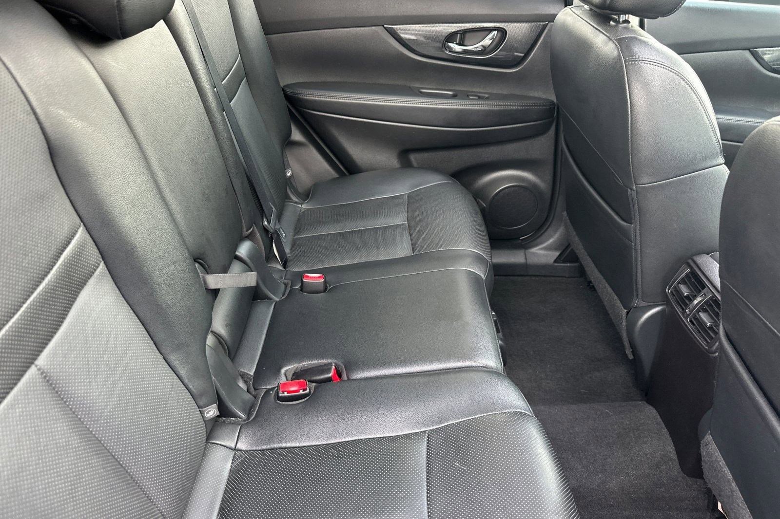 Used 2016 Nissan Rogue SL w/ SL Premium Package image 29