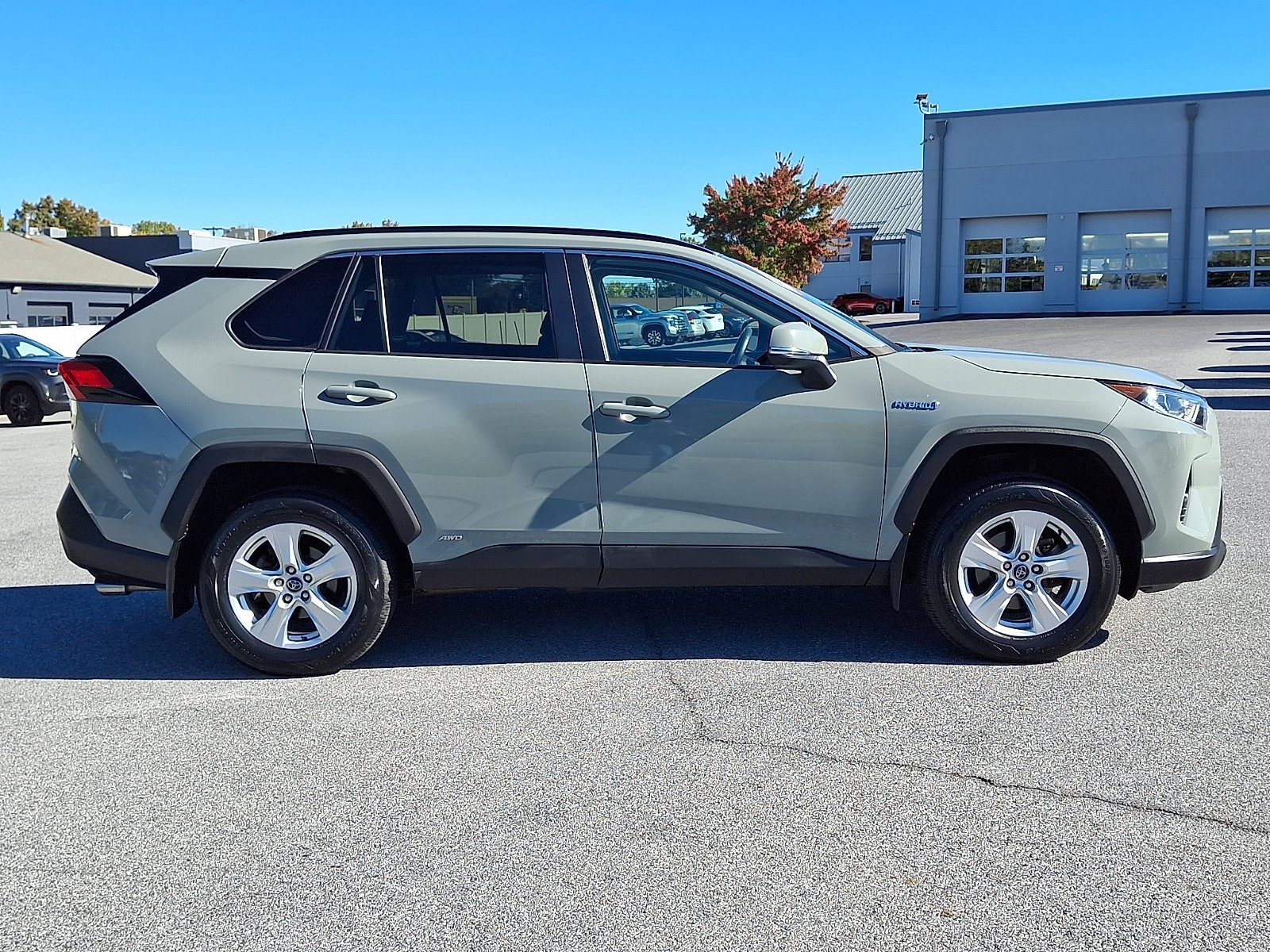 Used 2021 Toyota RAV4 XLE w/ Convenience Package AWD/4WD image 8