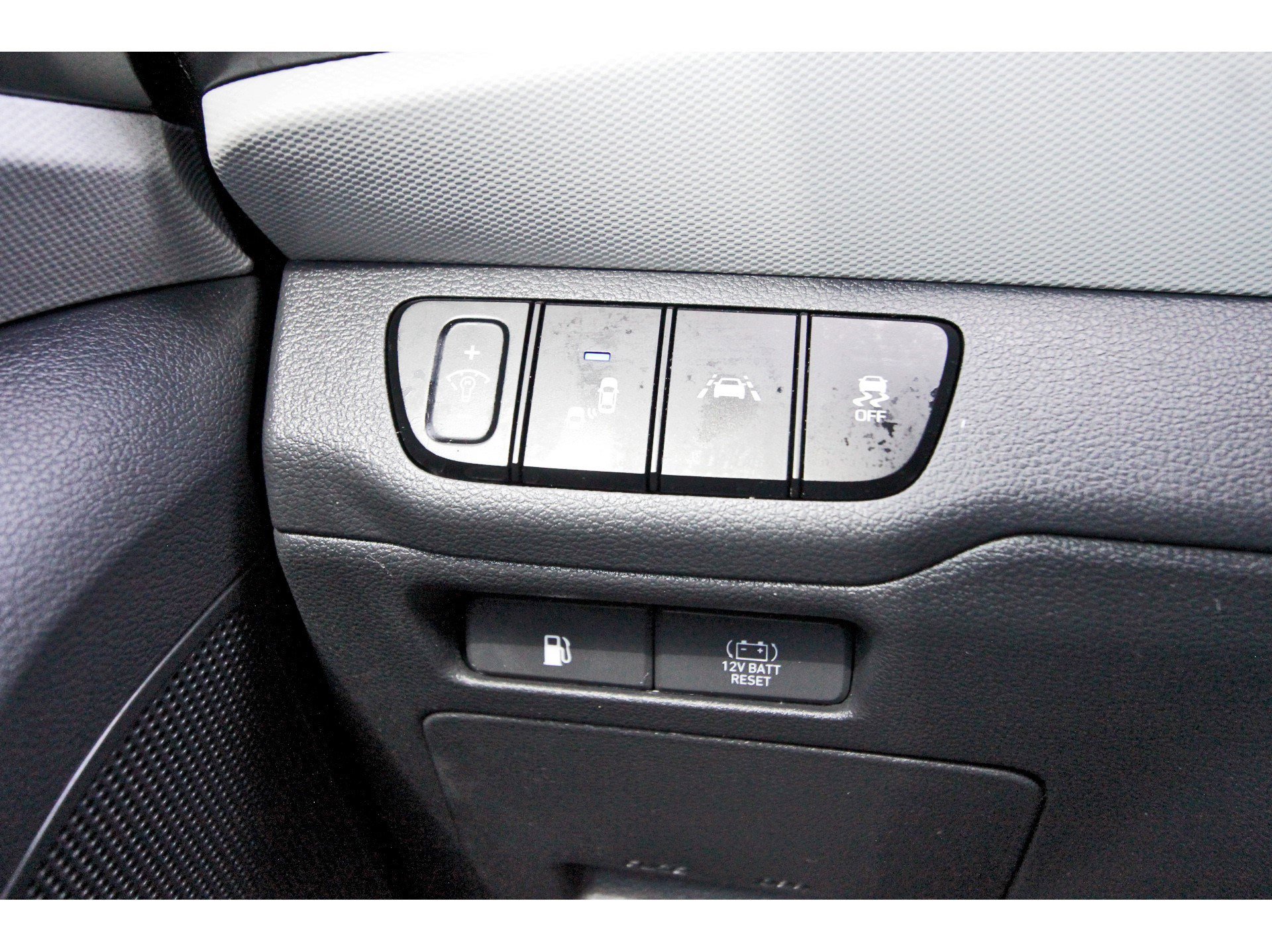 Used 2020 Hyundai Ioniq SEL image 21