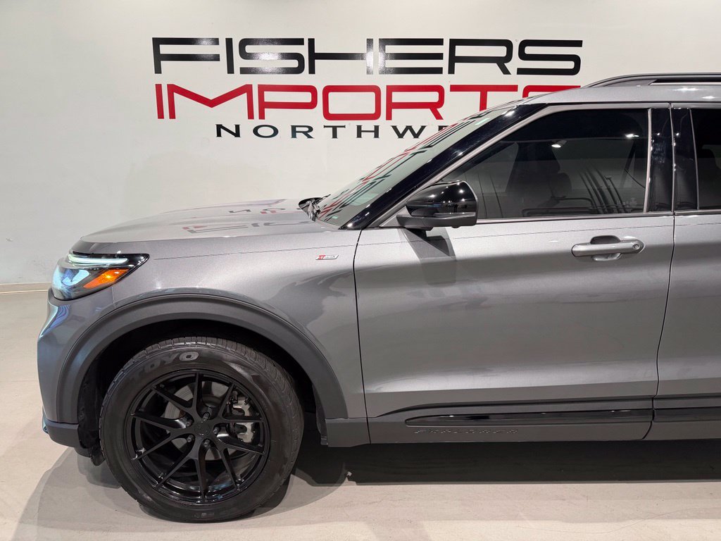 Used 2025 Ford Explorer ST-Line RWD image 5