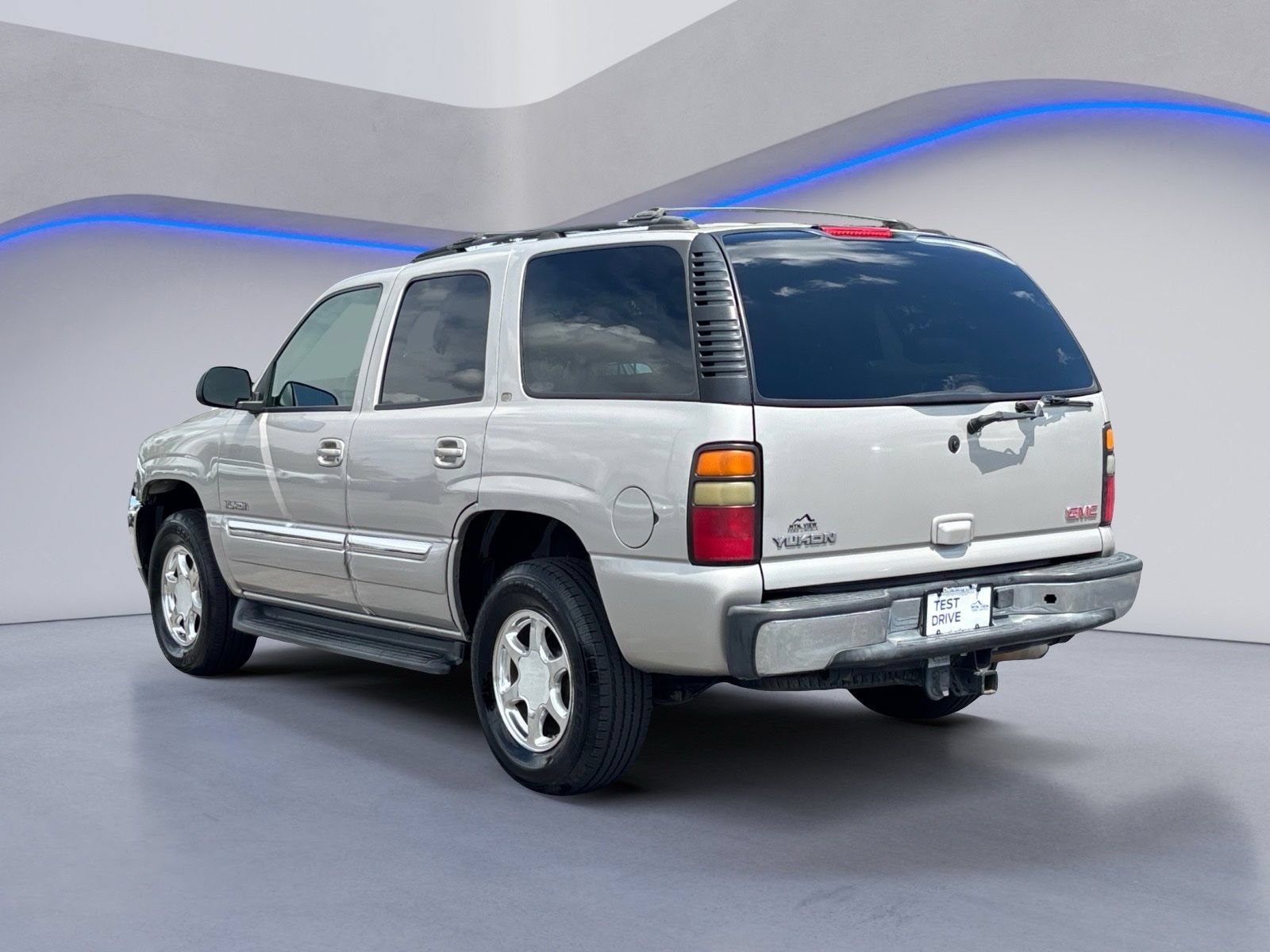 Used 2005 GMC Yukon SLT w/ SLT Preferred Equipment Group RWD image 3