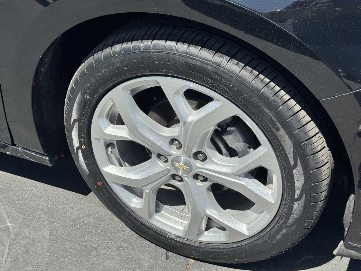 Used 2017 Chevrolet Volt Premier w/ Driver Confidence II Package FWD image 24