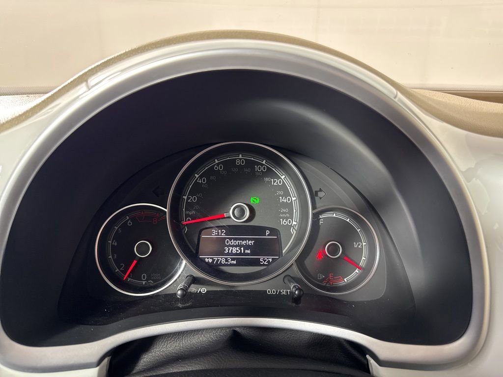 Used 2019 Volkswagen Beetle 2.0T S FWD image 27