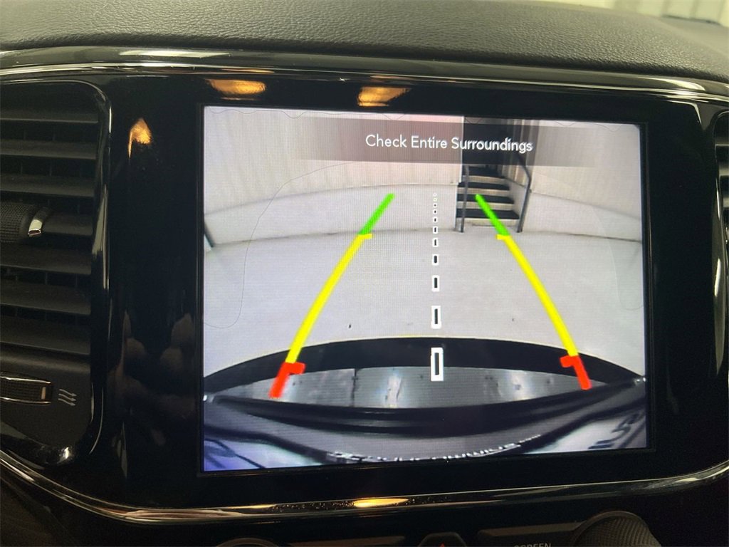 Used 2020 Jeep Grand Cherokee Laredo w/ 18" Wheel & 8.4" Radio Group image 15