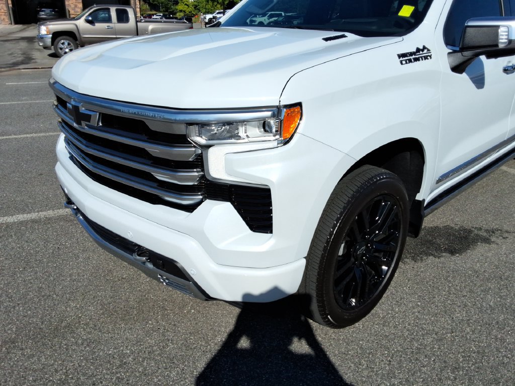 Certified 2026 Chevrolet Silverado 1500 High Country AWD/4WD image 9