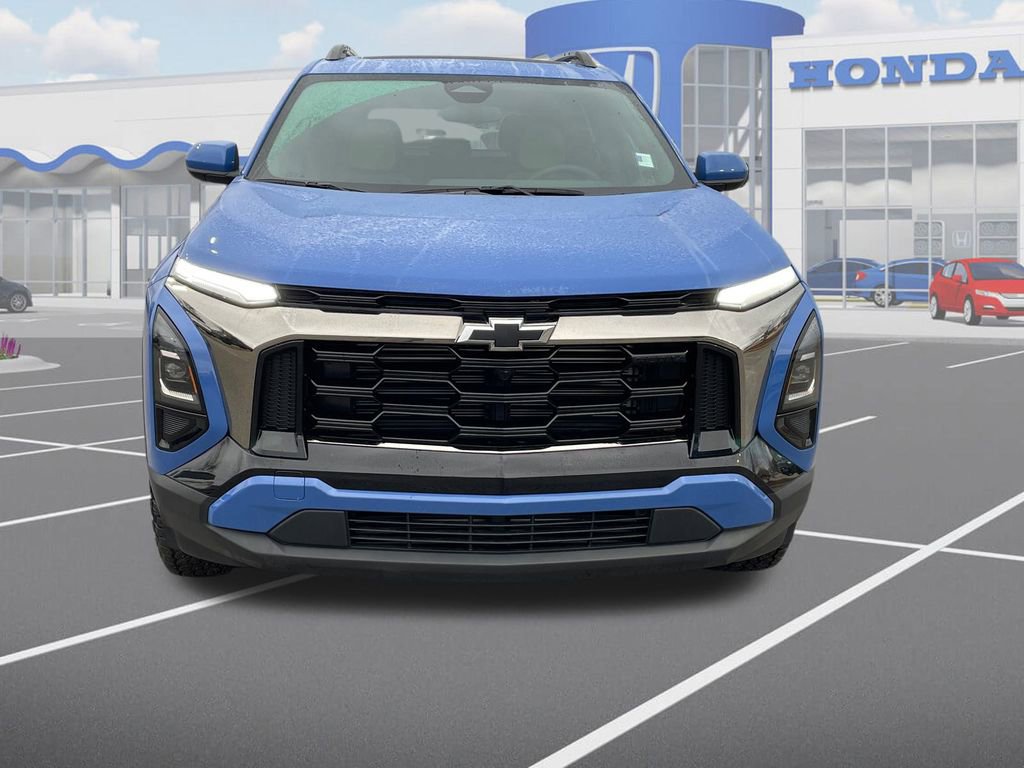 Used 2025 Chevrolet Equinox ACTIV w/ Convenience Package III image 2