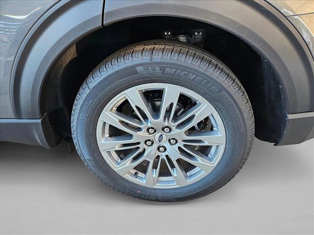 New 2026 Ford Explorer Platinum image 10
