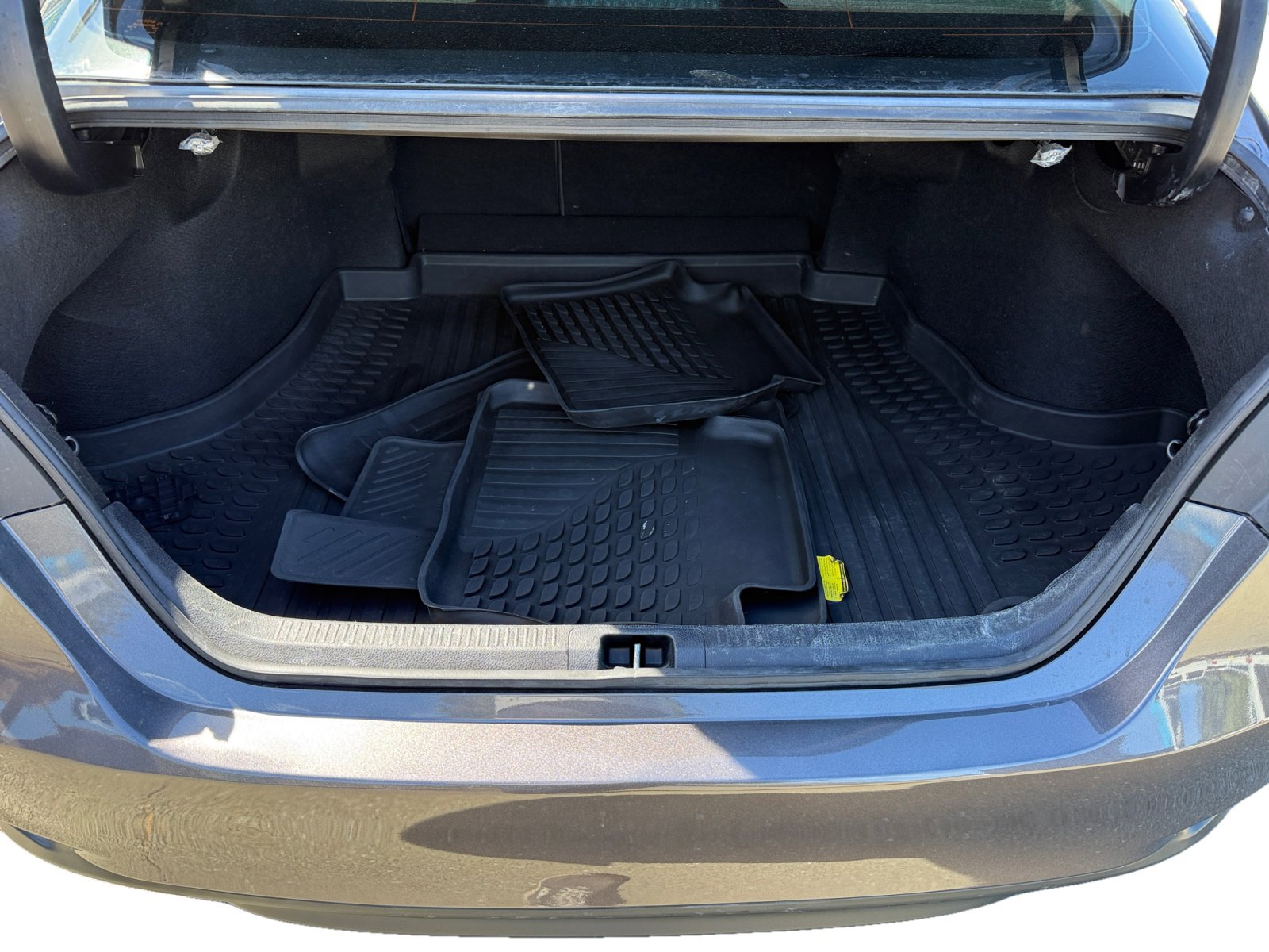 Used 2021 Toyota Camry LE w/ Convenience Package image 17