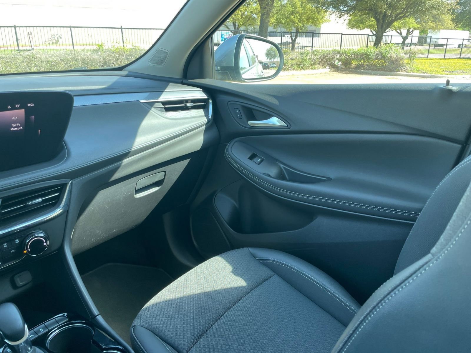 Used 2025 Buick Encore GX Preferred image 38