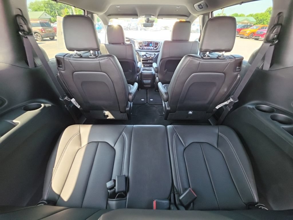 New 2027 Chrysler Pacifica LX FWD image 39