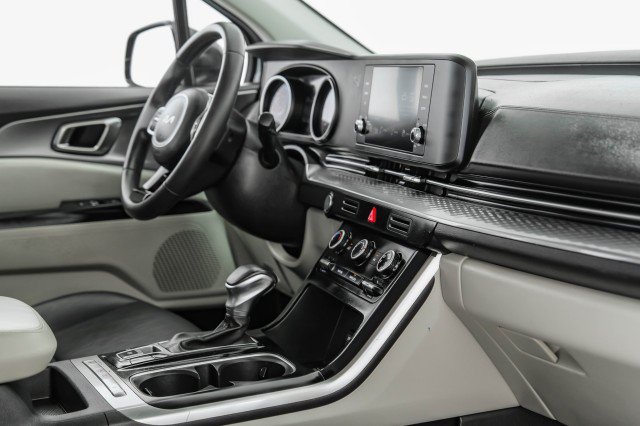 Used 2023 Kia Carnival LX FWD image 23