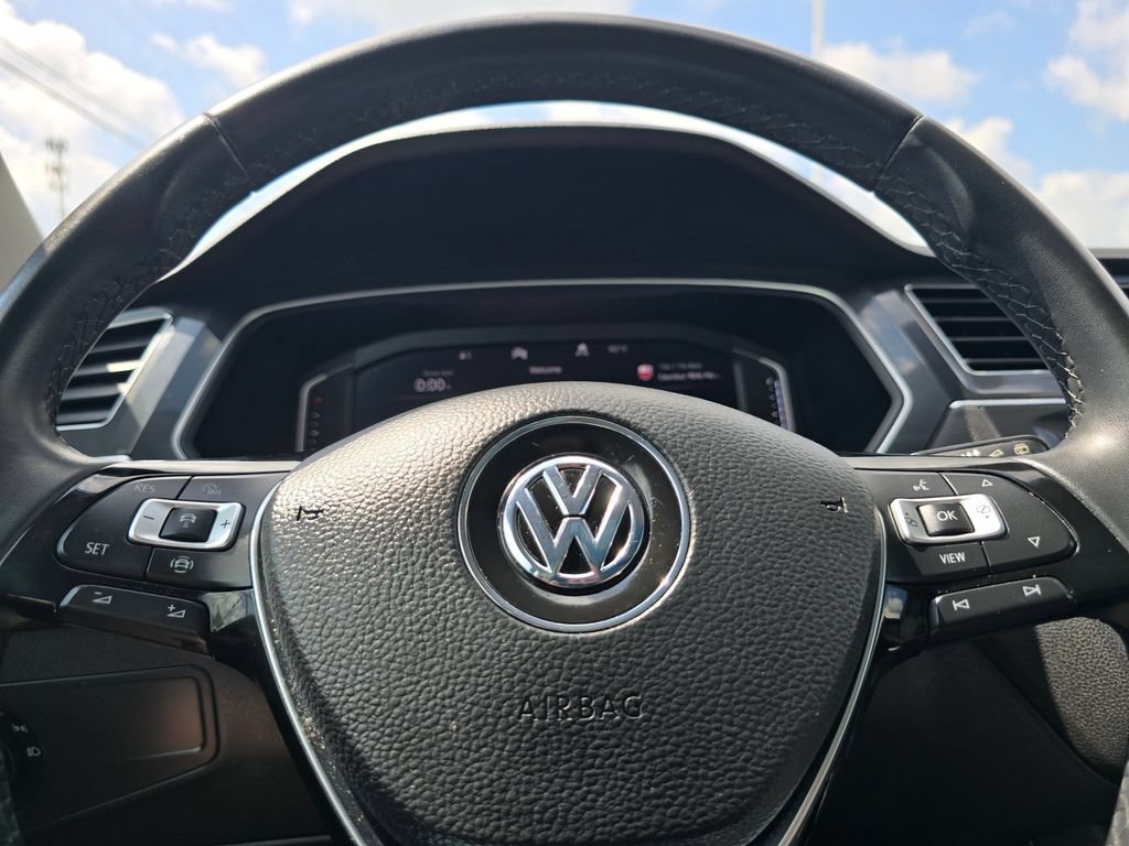 Used 2020 Volkswagen Tiguan SEL AWD/4WD image 20