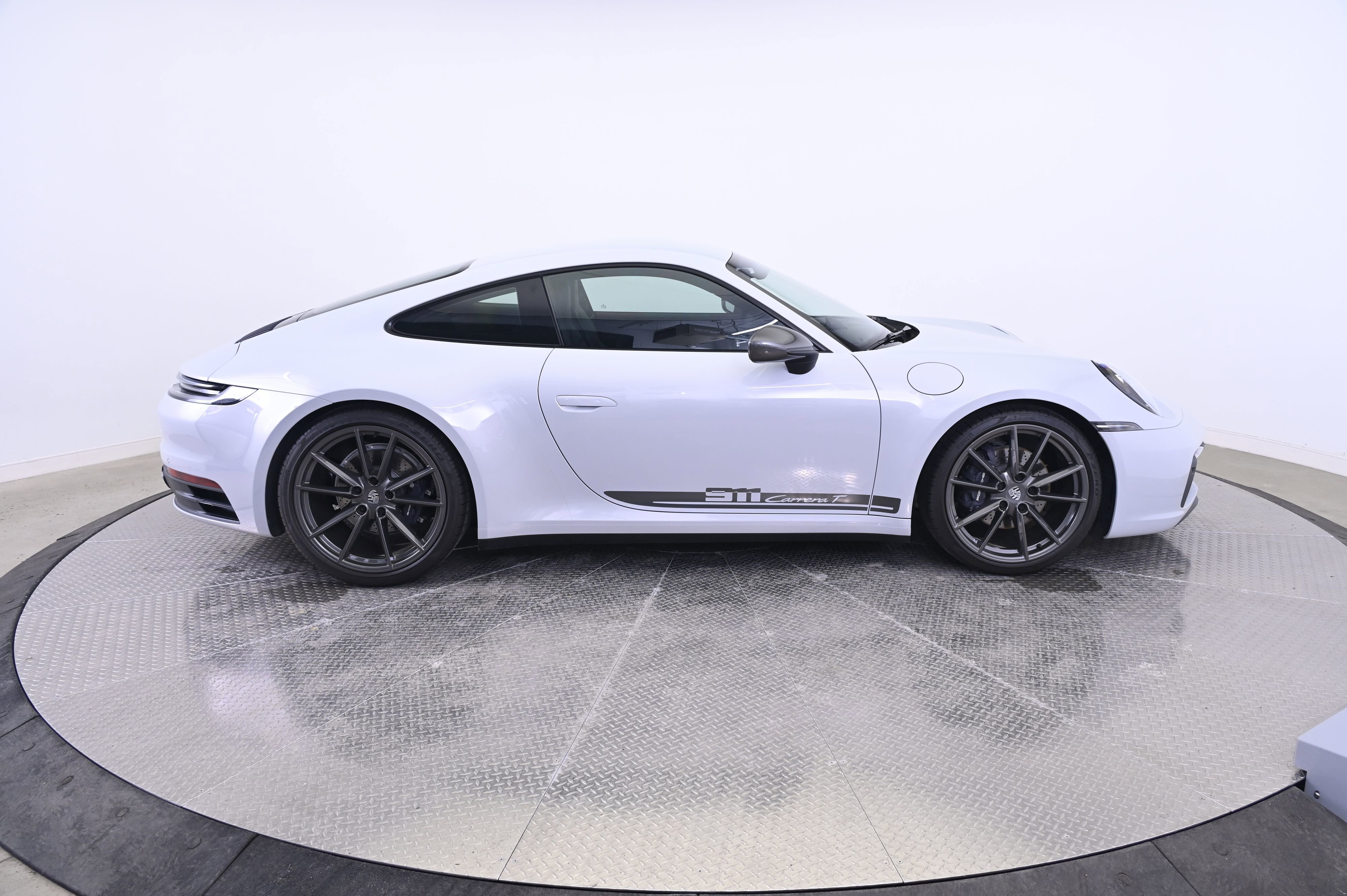 Certified 2024 Porsche 911 Carrera T image 8