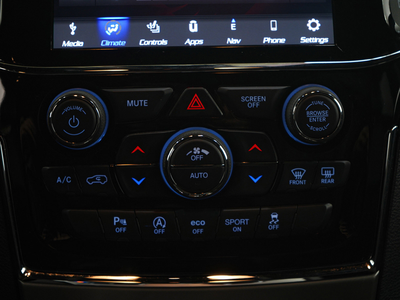 Used 2020 Jeep Grand Cherokee Altitude image 18