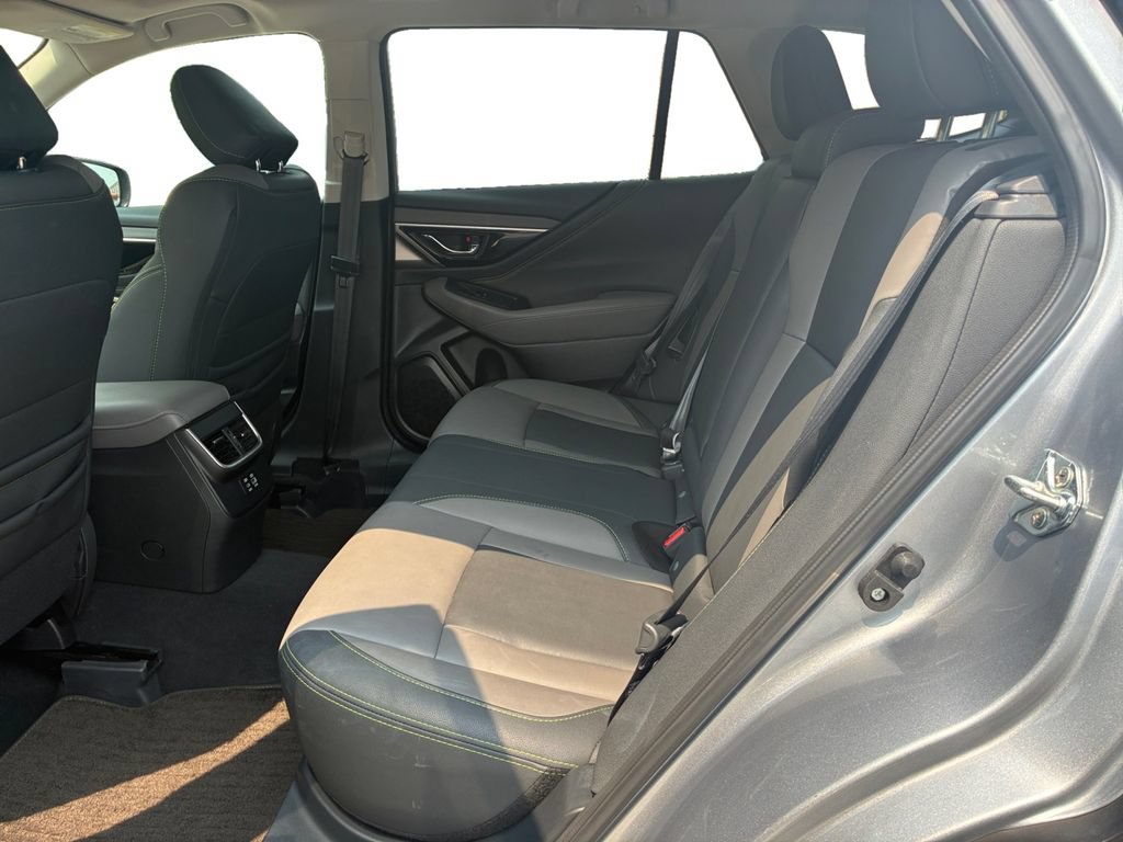 Used 2025 Subaru Outback Onyx Edition AWD/4WD image 27