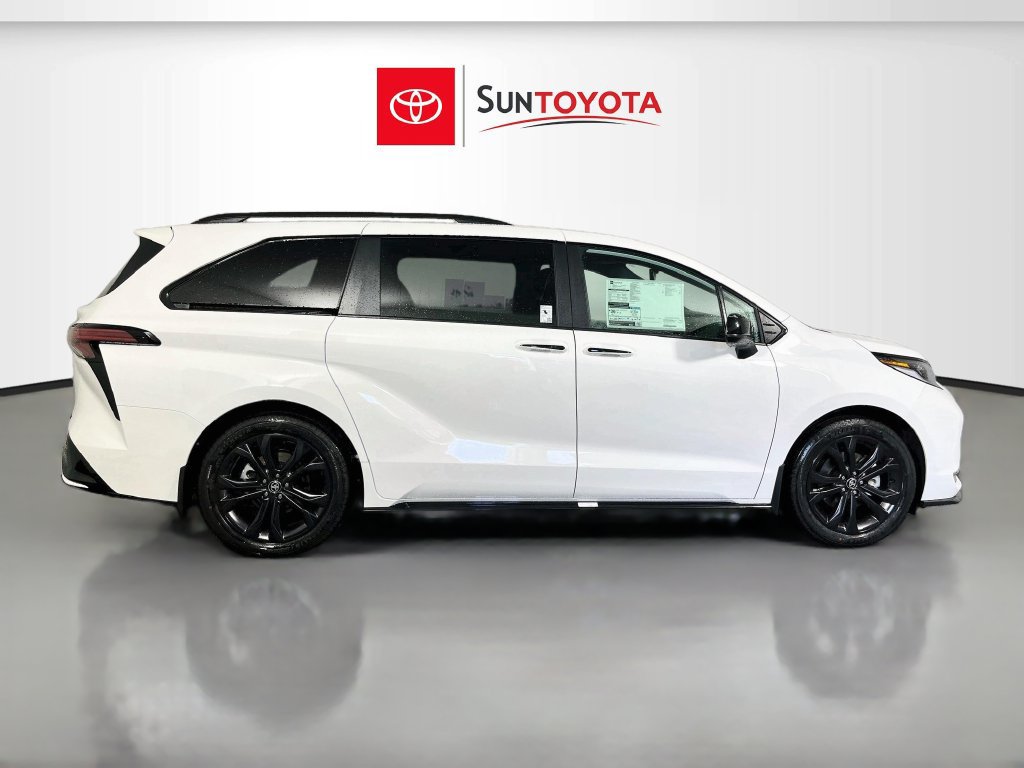 New 2026 Toyota Sienna XSE FWD image 2