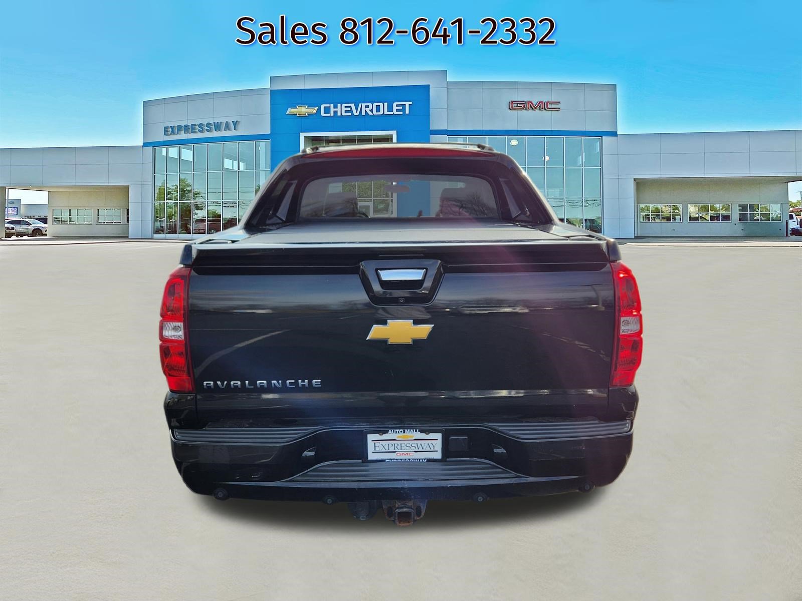 Used 2013 Chevrolet Avalanche LTZ image 6