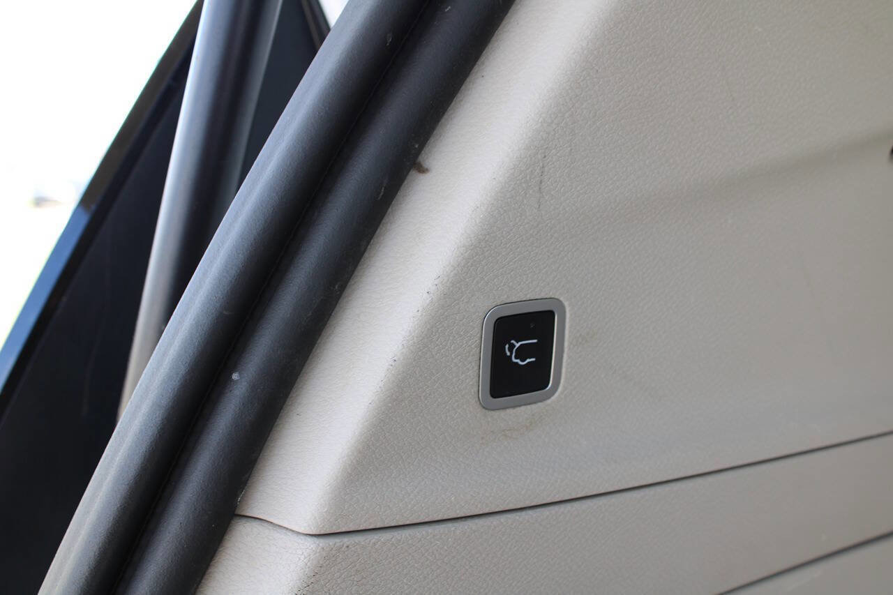 Used 2017 Chrysler Pacifica Touring Plus w/ Tire & Wheel Group image 70