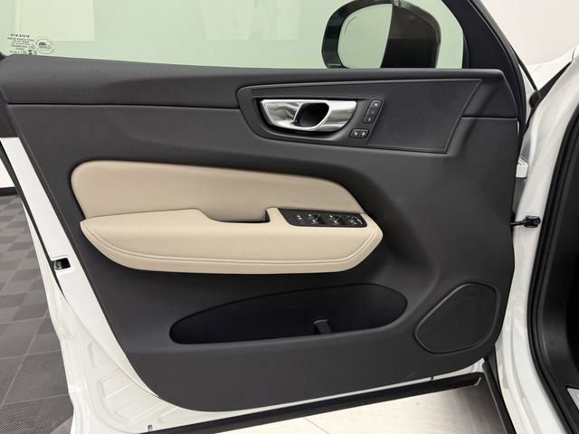New 2026 Volvo XC60 B5 Core AWD/4WD image 10