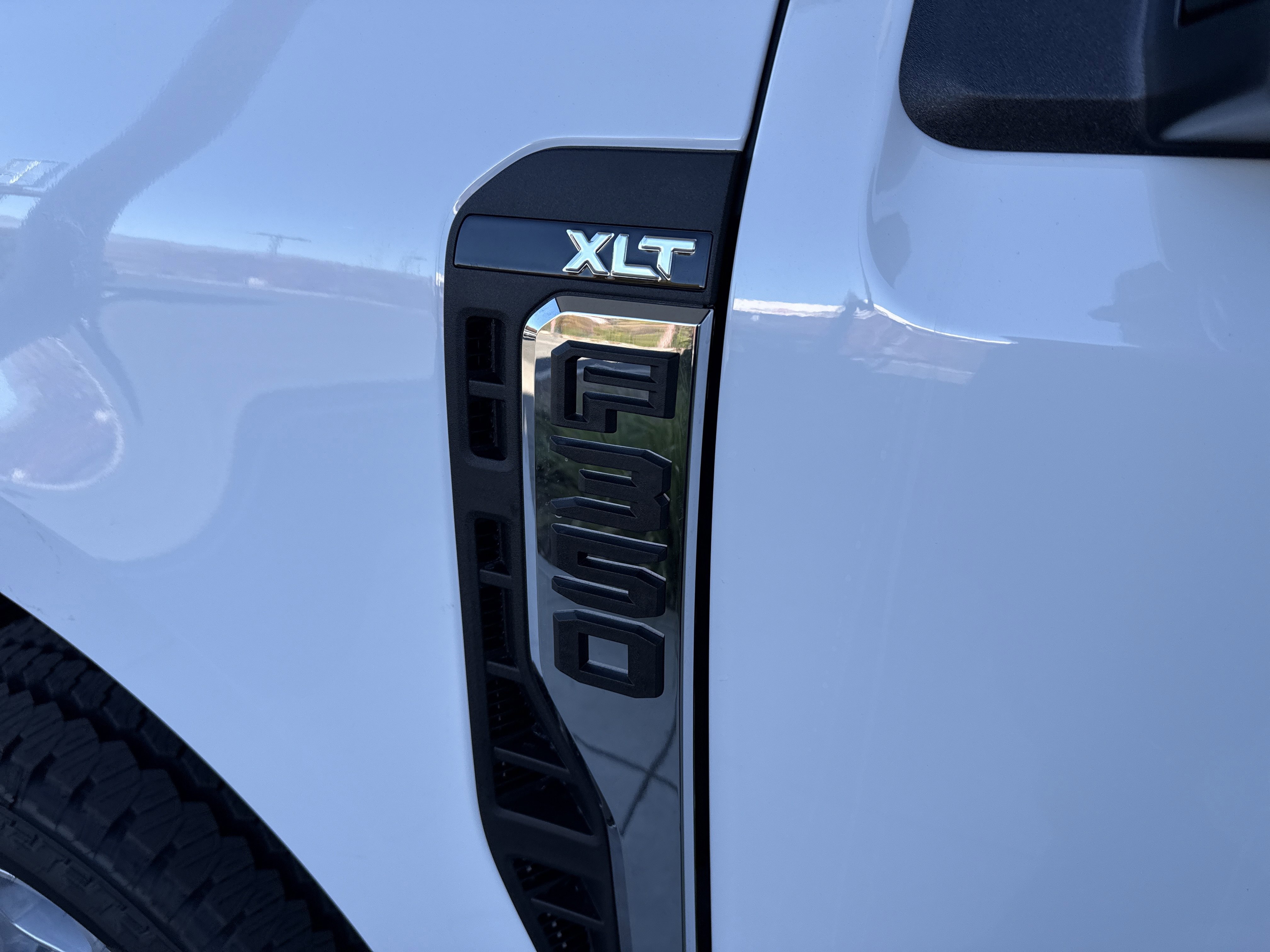 New 2026 Ford F350 XLT w/ FX4 Off-Road Package image 8