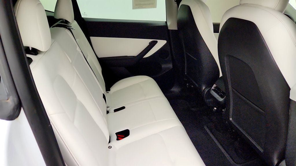 Used 2022 Tesla Model Y Performance AWD/4WD image 27