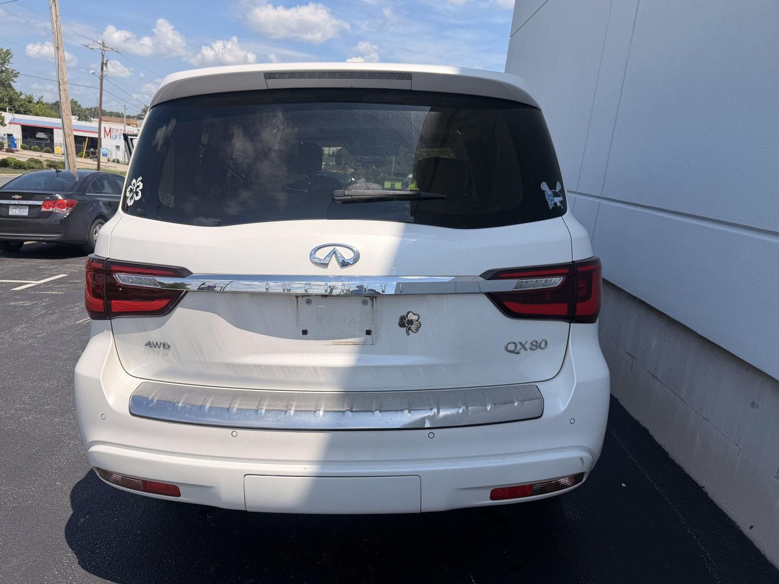 Used 2021 INFINITI QX80 Luxe w/ Cargo Package AWD/4WD image 3