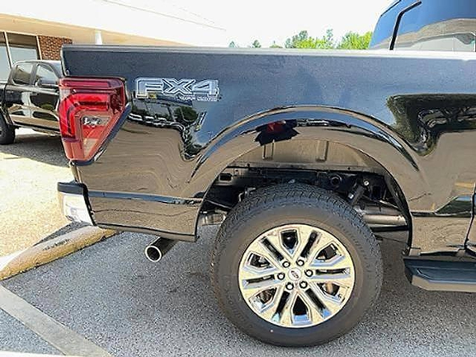 New 2025 Ford F150 Lariat w/ Equipment Group 502A High AWD/4WD image 8